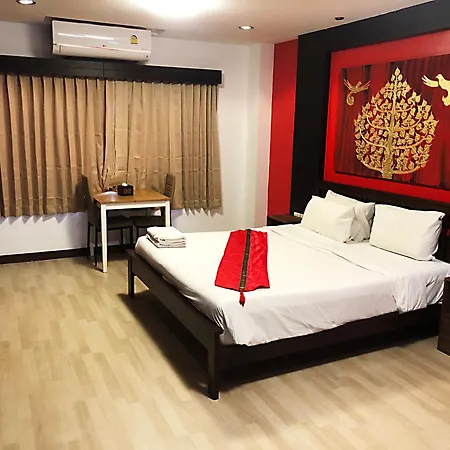 Zip Hotel & Restaurant